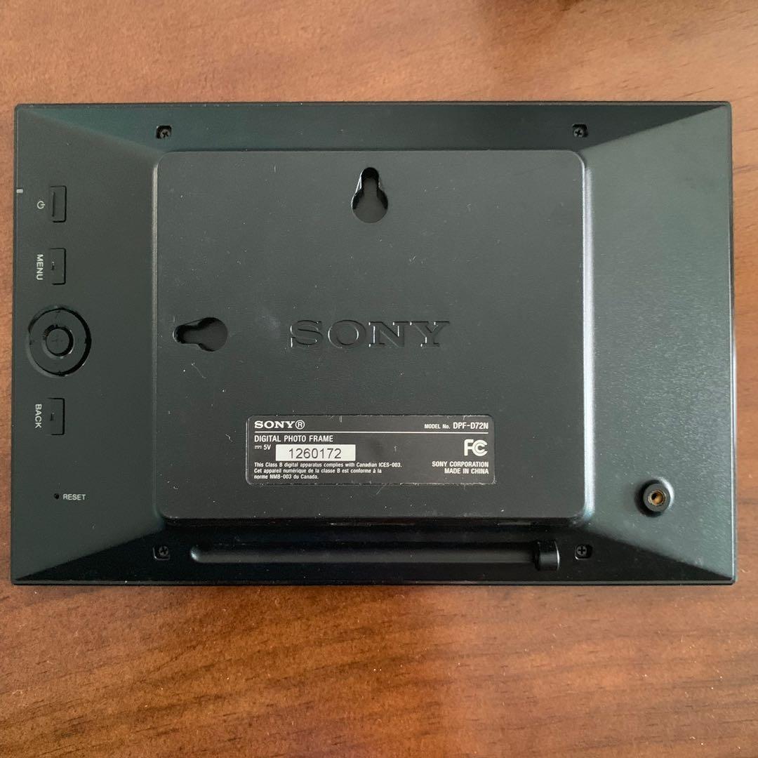 Sony DPFD72N/B Digital Photo Frame 7" LCD (Black), Photography