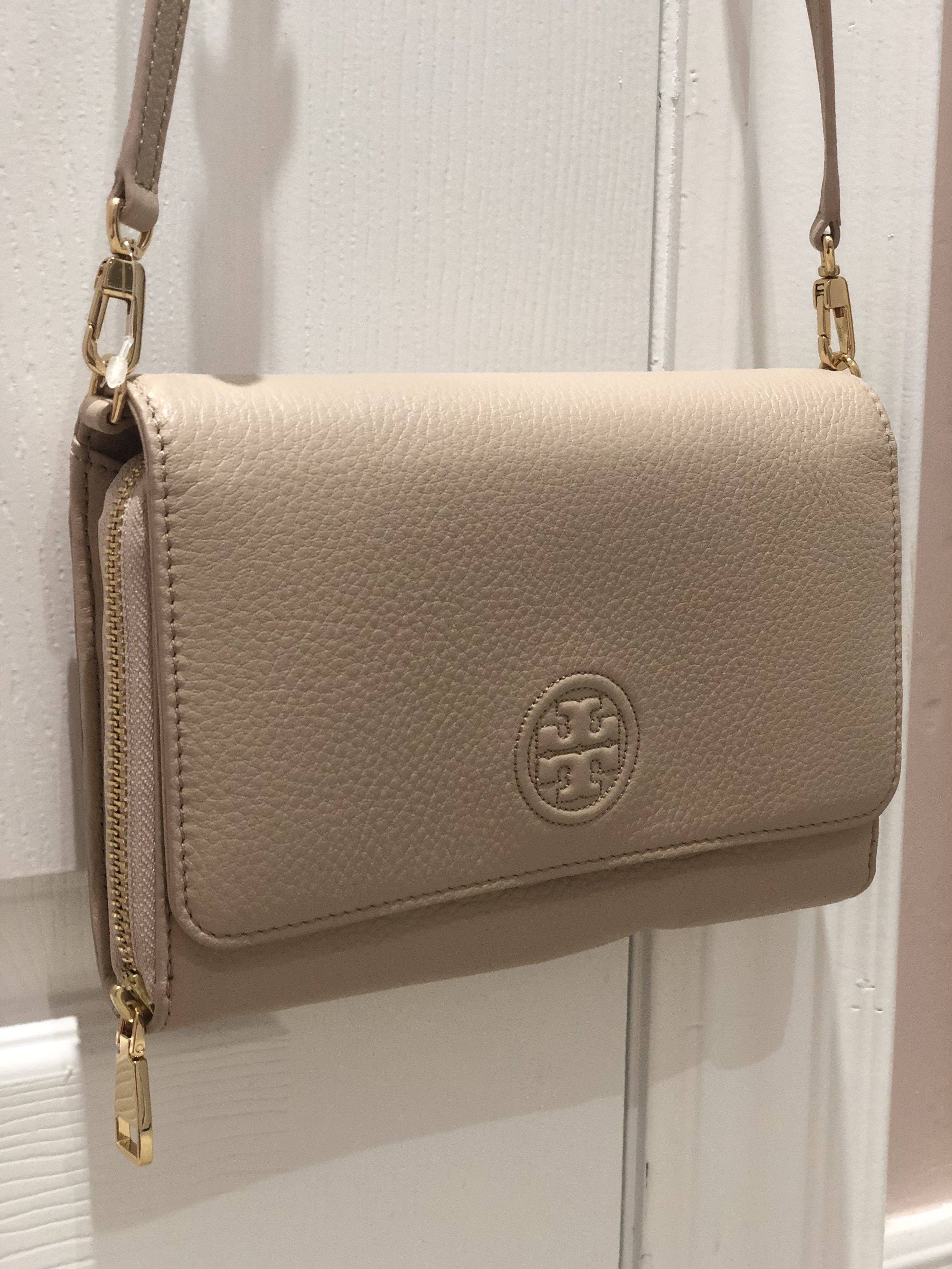 Bombe flat clearance wallet crossbody