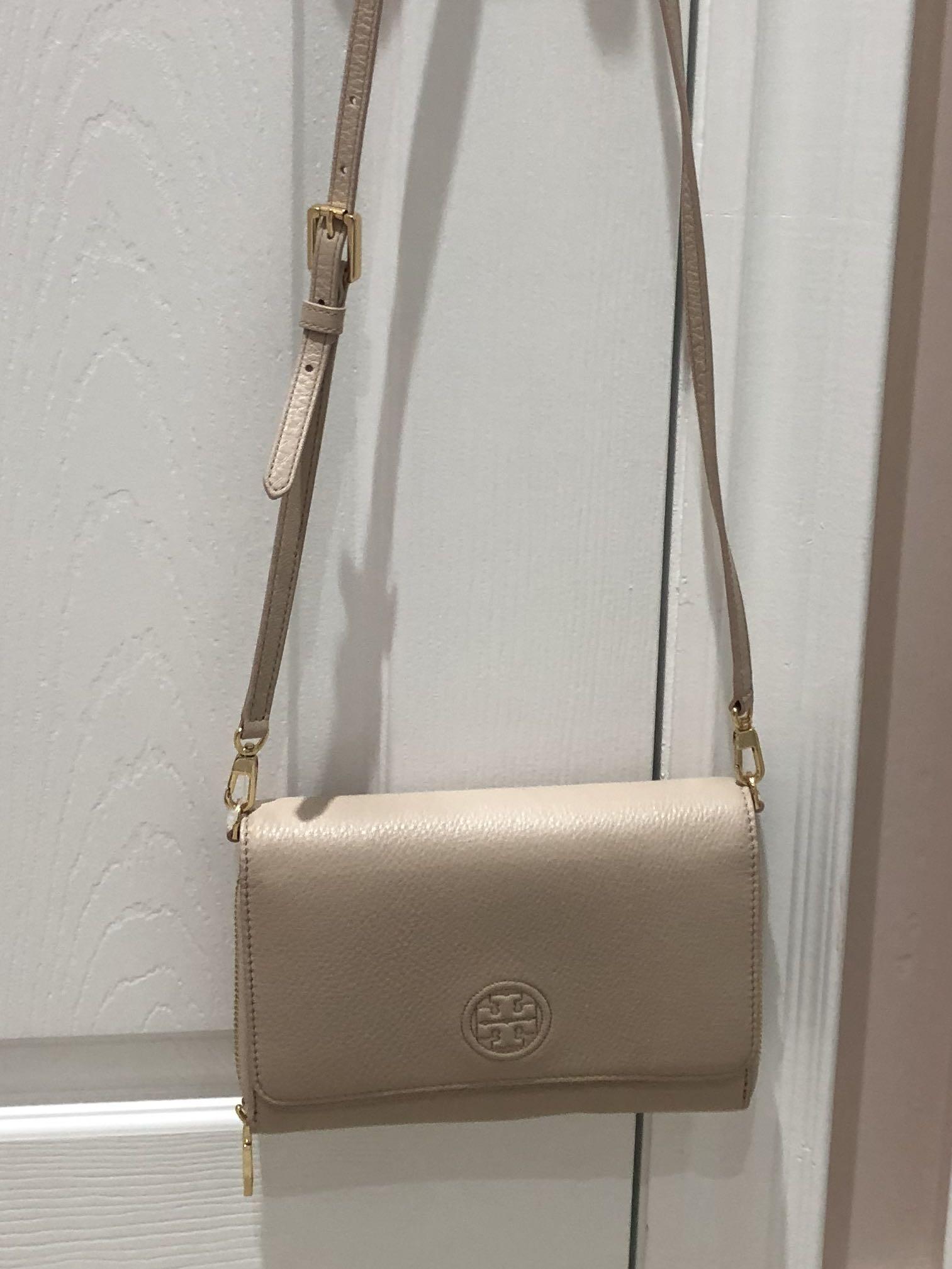 Tory Burch Bombe Flat Wallet Crossbody Beige Women s Fashion Bags Wallets on Carousell