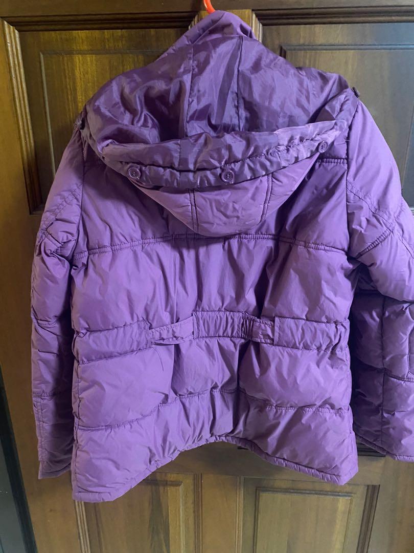 Winter Jacket (Category: Coats, Jackets and Outerwear) located in Singapore. Submitted by merel (Listing ID 279861662, Image 1). Description: Slightly use .