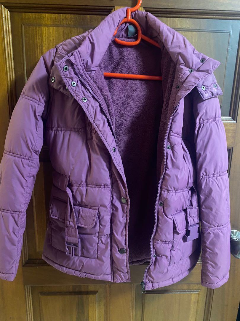 Winter Jacket (Category: Coats, Jackets and Outerwear) located in Singapore. Submitted by merel (Listing ID 279861662, Image 2). Description: Slightly use .