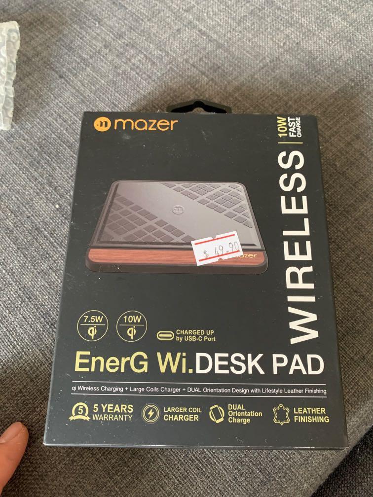 Wireless fast charge (Category: Chargers & Cables) located in Singapore. Submitted by hlm0412 (Listing ID 279852883, Image 2). Description: Larger coil charger Dual orientation charge Leather finishing .