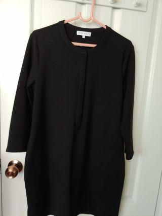 Formal and elegant preloved maternity dress