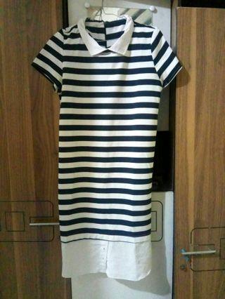 Dress hitam putih