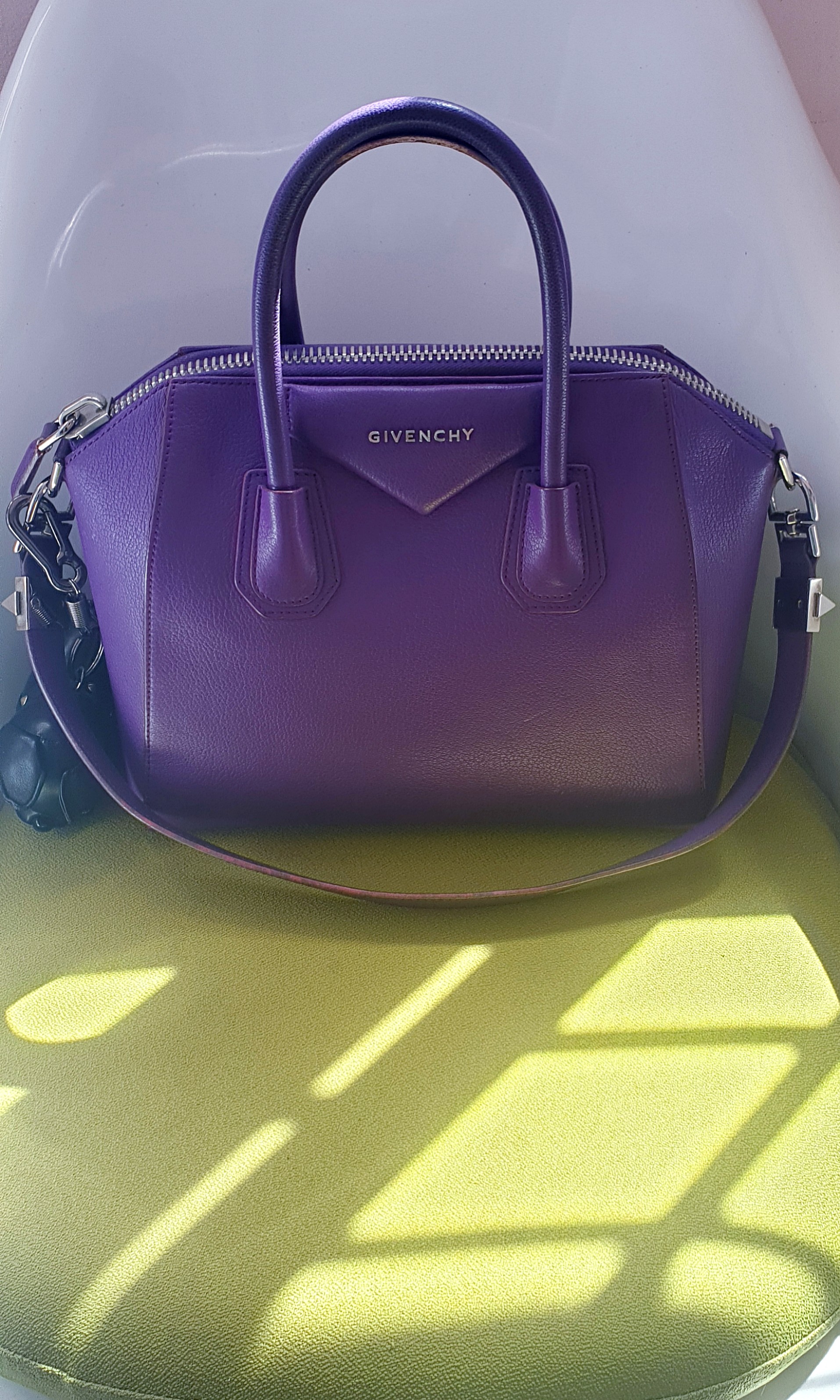 Givenchy hotsell antigona purple
