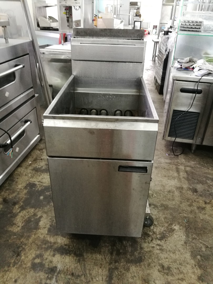 floor standing deep fryer