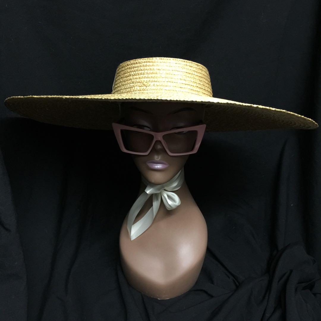 Hat rental Outlet