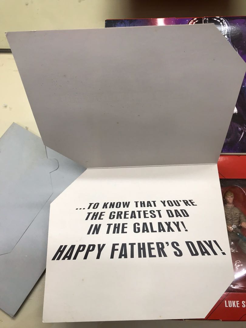 Star Wars Father’s Day greeting card and action figure set