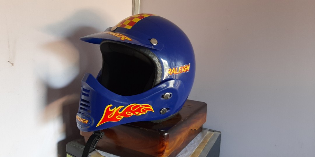 Raleigh store burner helmet