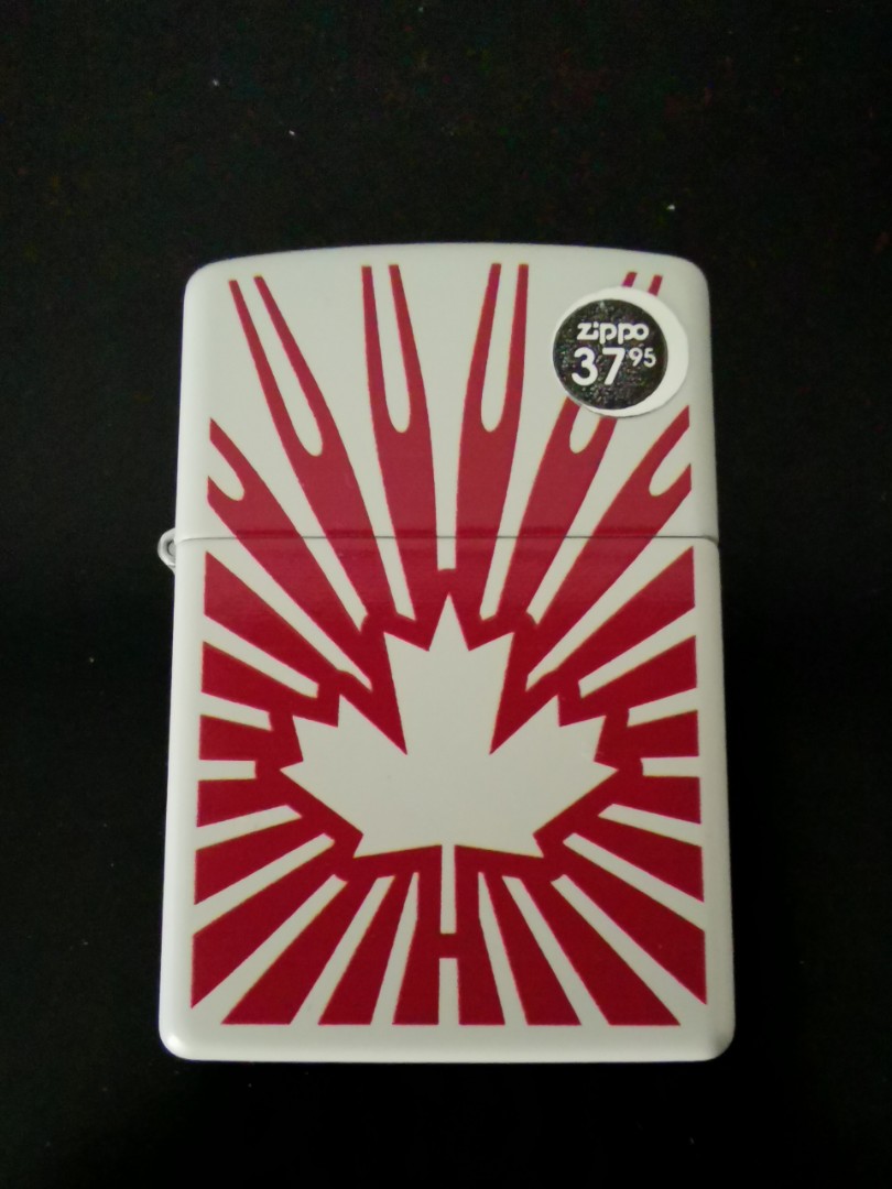 Zippo lighter Canada flag, Hobbies & Toys, Memorabilia & Collectibles