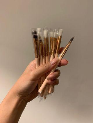 Pink set makeup brushes