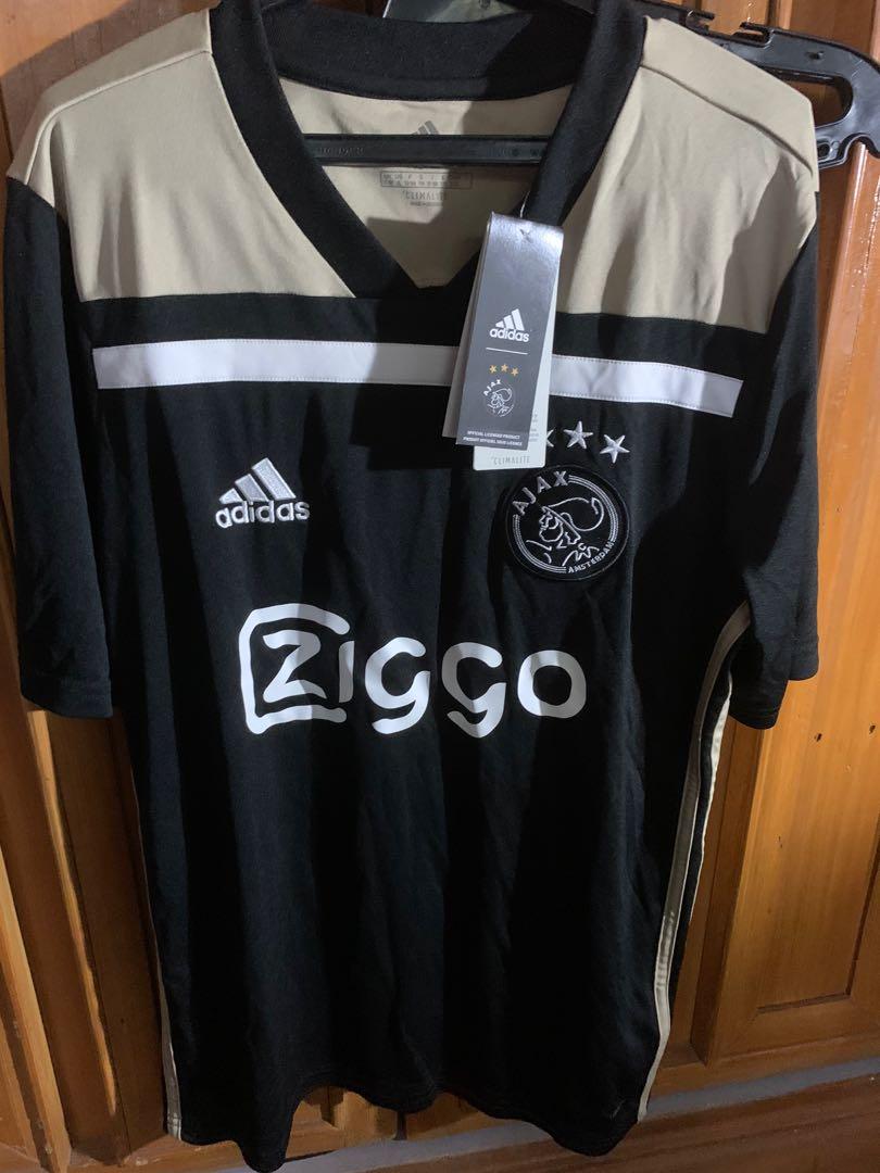 Authentic Ajax Football Jersey (Category: Activewear) located in Marikina City. Submitted by cisselling (Listing ID 280290012, Image 1). Description: Authentic Ajax Jersey. Bought in Europe at official shop. Never used, never tried on. RSF: Sobra sa inuwi. No defects. Size: Kid’s XL (Fit sa size S na adults. Okay din sa size M if okay lang na tight fit 😇).