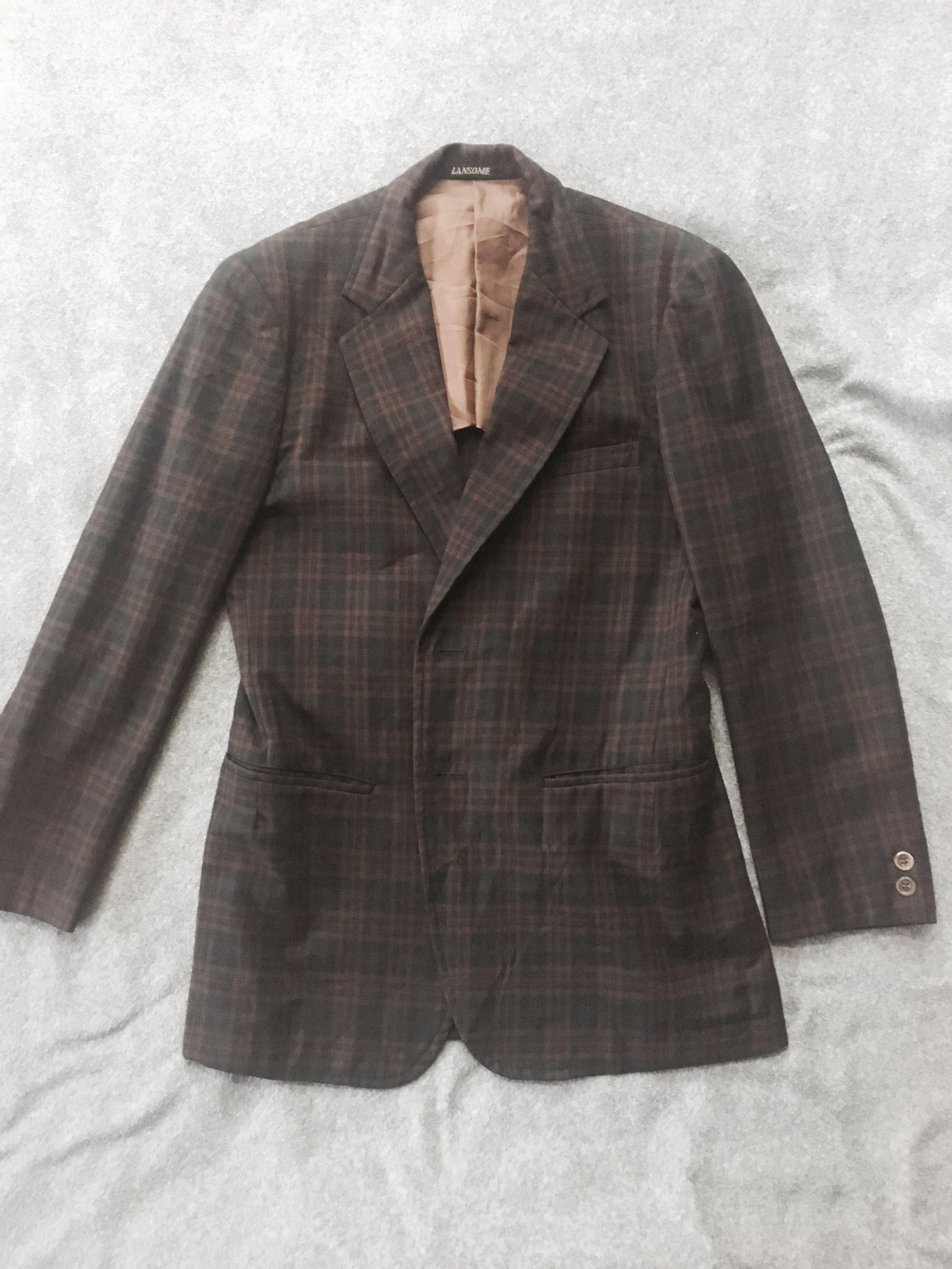 Block pattern blazzer (Category: Formal Shirts) located in Kuala Lumpur. Submitted by mnadzaruddin17 (Listing ID 176037047, Image 1). Description: NO Brand block pattern Blazzer original bundle size M RM50 condition 9.9/10 like NEW 🎉🎉🎉SERIOUS BUYER🎉🎉🎉 Untuk yang tampil dengan gaya hipster,blazzer Kotak-kotak ni Sangatlah RECOMMENDED !!SlimFit,Saiz Cantik Ngam sangat2 .