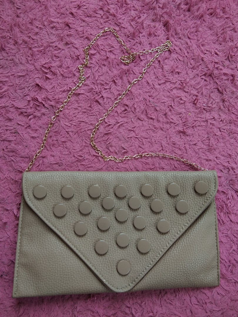 Clutch Nude, Fesyen Wanita, Tas & Dompet di Carousell