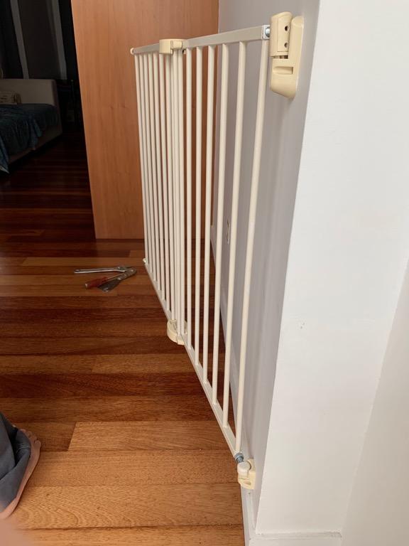Lindam extending best sale metal safety gate