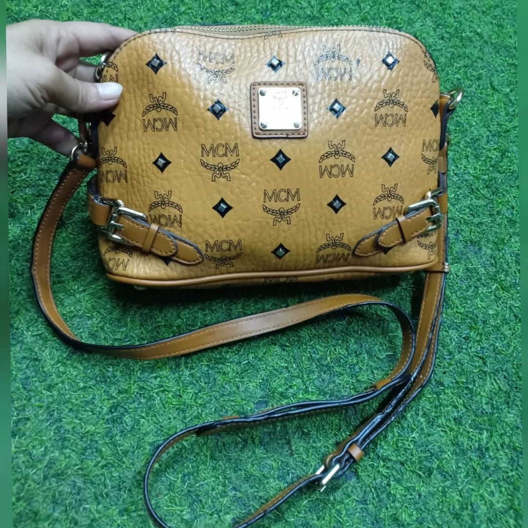 Mcm alma sale