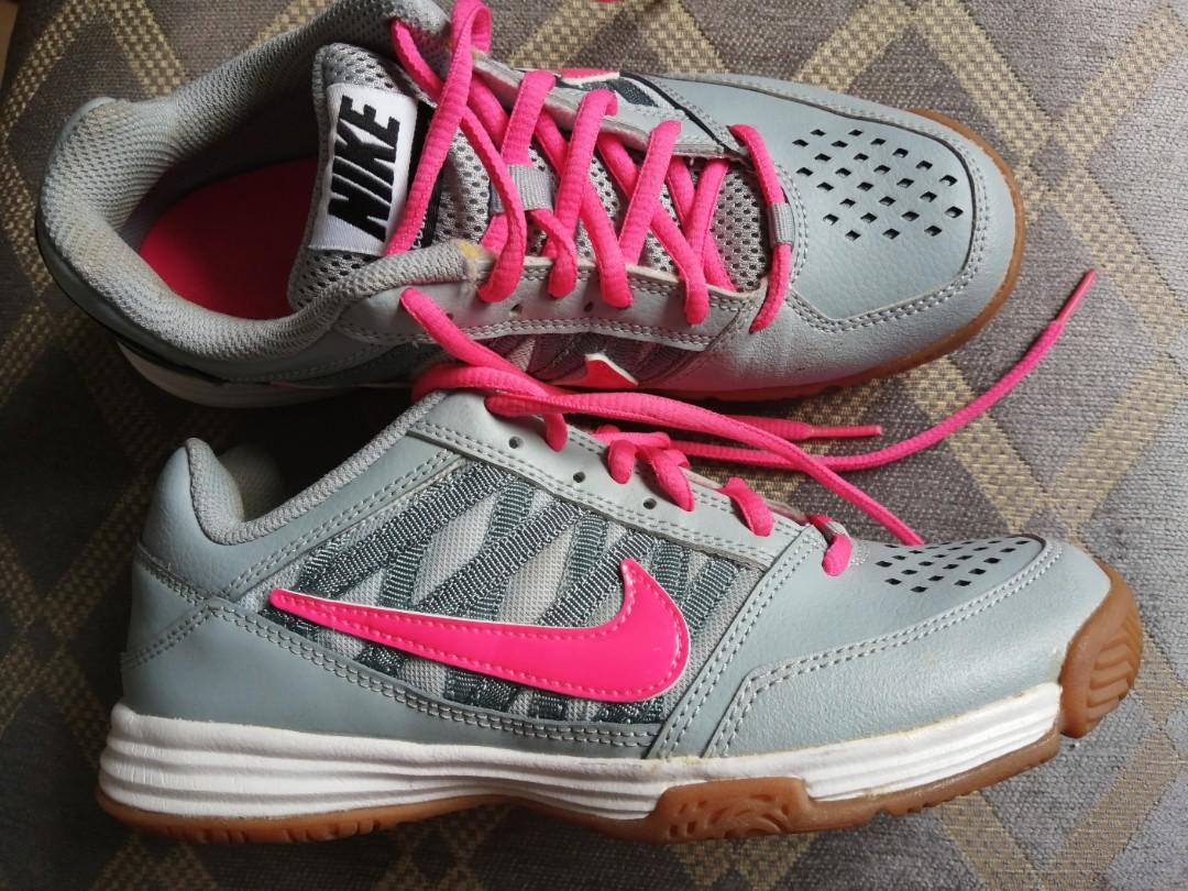 nike badminton shoes women
