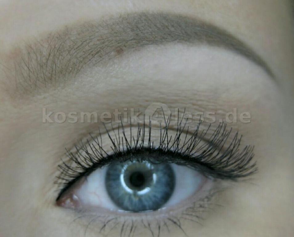 Red Cherry Eyelashes - Harley #213, Beauty & Care, Face, on Carousell