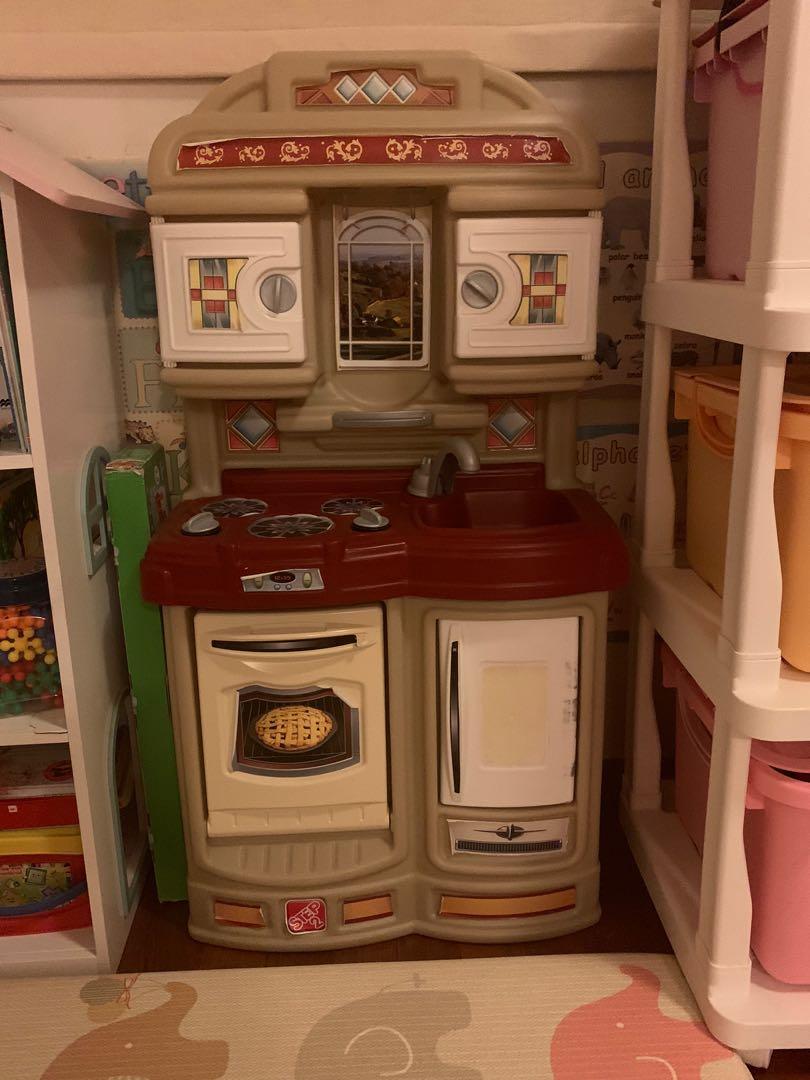 Step2 Cozy Kitchen Playset, Hobbies & Toys, Toys & Games on Carousell