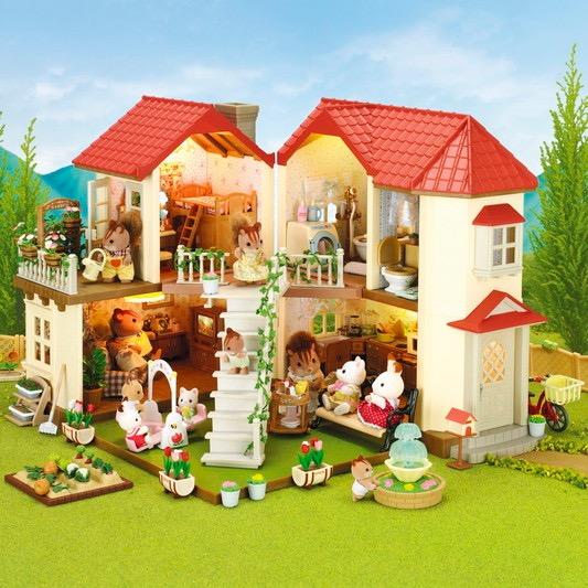 sylvanian families beechwood hall and saloon car gift set