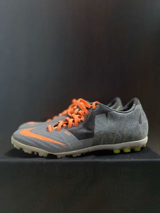 Nike FC247 Bomba Finale 2 Turf Shoes, Women's Fashion, Footwear