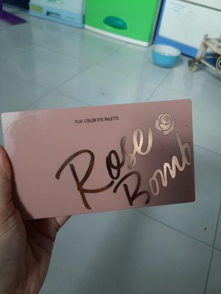 Etude house play color eyes pallete rose bomb