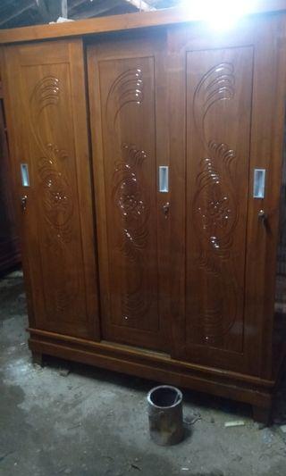 Lemari jati