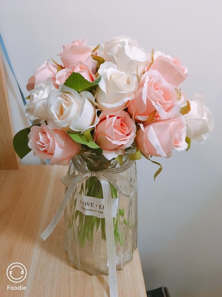 婚禮佈置玫瑰花連玻璃透明花瓶家居裝飾花束擺設 傢俬 家居 家居裝飾 人工植物盆栽 Carousell