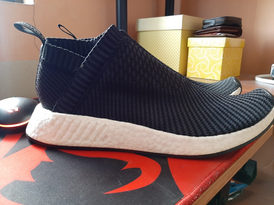 nmd r2 laceless