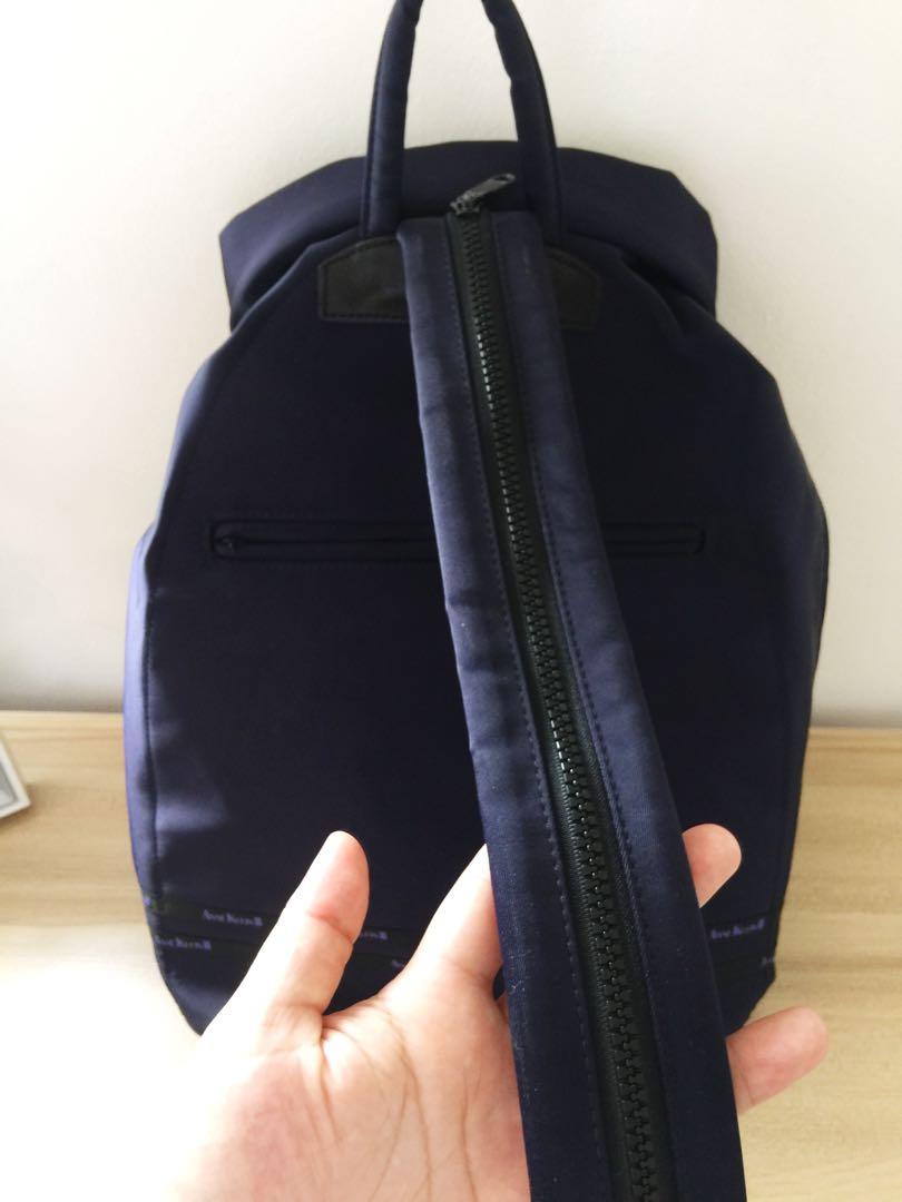 Anne Klein Two Way Backpack (Category: Luxury Bags & Wallets) located in Taguig. Submitted by bangbonita (Listing ID 280385468, Image 3). Description: Preloved authentic Anne Klein Backpack No flaws Used twice only during a tour Looks like a bit of large bucket bag Adjustable Two way strap Color: navy blue / indigo Size: medium - large You can use for overnight/travel .
