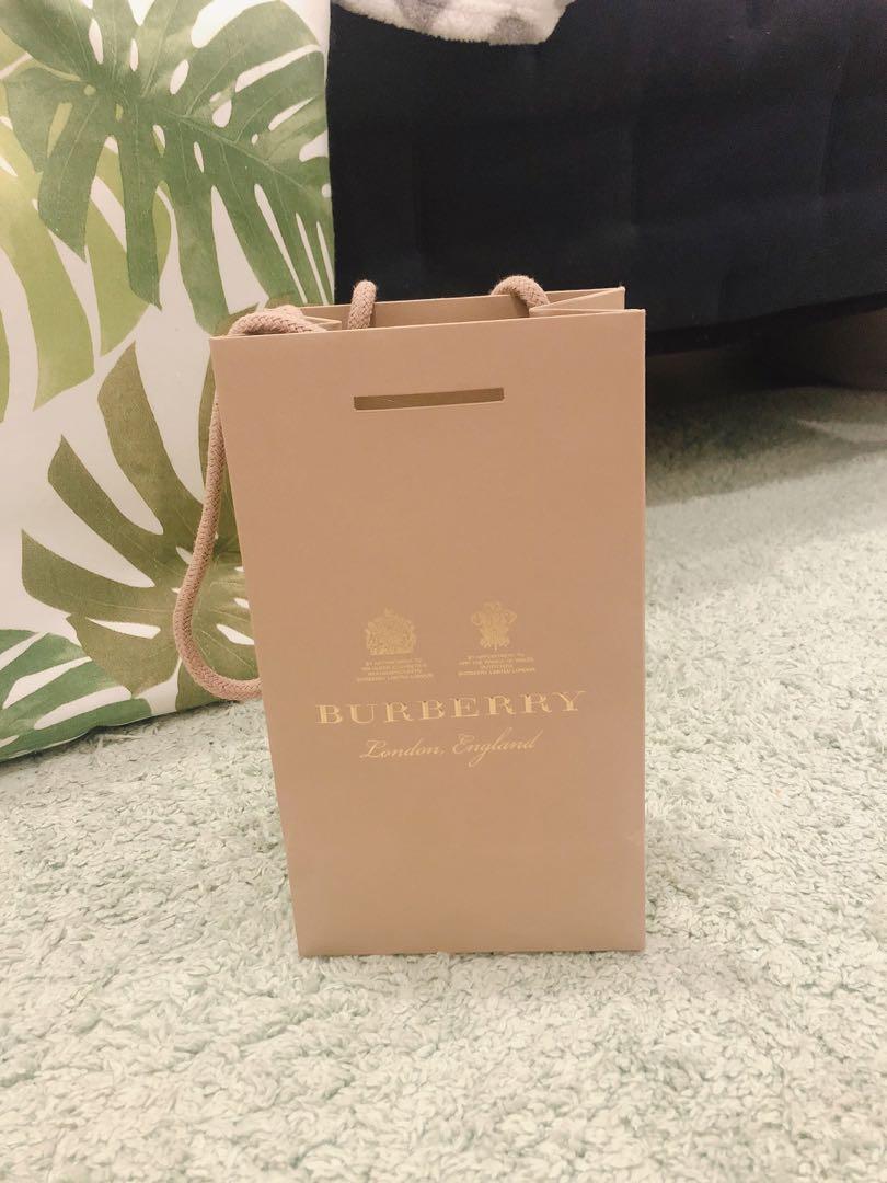 Burberry sales paper bag