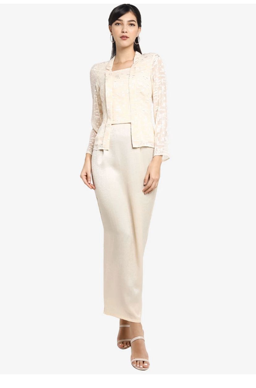 Zalia Modern Kebaya Kota Baru Set Women S Fashion Dresses Sets Traditional Ethnic Wear On Carousell