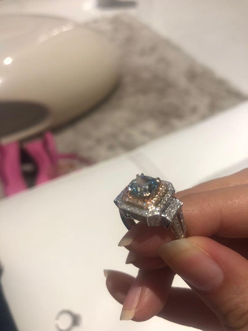 Vvs hotsell blue diamonds