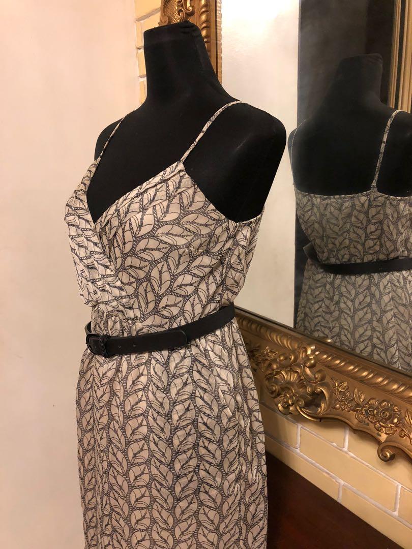 Forever21 (Love21) white printed dress (Category: Dresses) located in Pasig City. Submitted by preloved_ramen21 (Listing ID 280530145, Image 3). Description: Forever21 (Love21) white printed dress *belt not included With side pocket detail Color: white (semi sheer fabric) with leaf prints Size: medium Measurement: Bust: 34” Wast: 32-34” garterized Length: 32”.