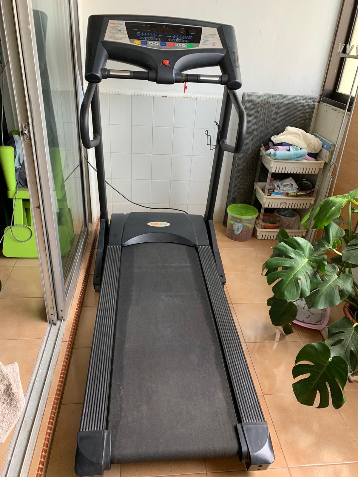 Heavy duty Threadmill, Sports Equipment, Exercise & Fitness, Cardio