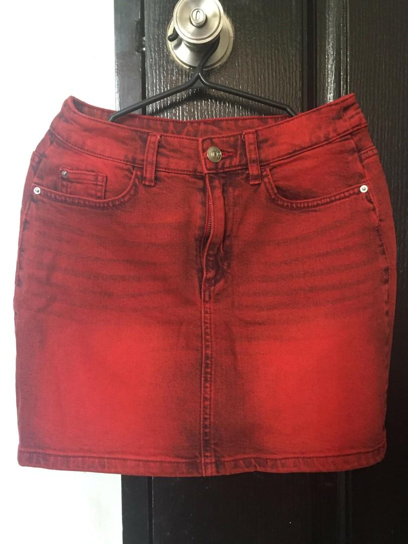 H M red denim skirt Women s Fashion Bottoms Skirts on Carousell