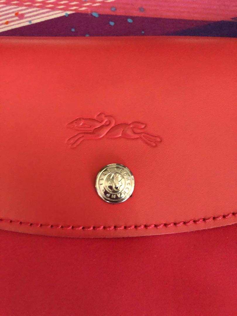 Longchamp Neo Tote Large (Category: Luxury Bags & Wallets) located in Cavite. Submitted by yosh_blake (Listing ID 280548778, Image 2). Description: used but not abuse Large size Longhandle RFS: Decluttering.
