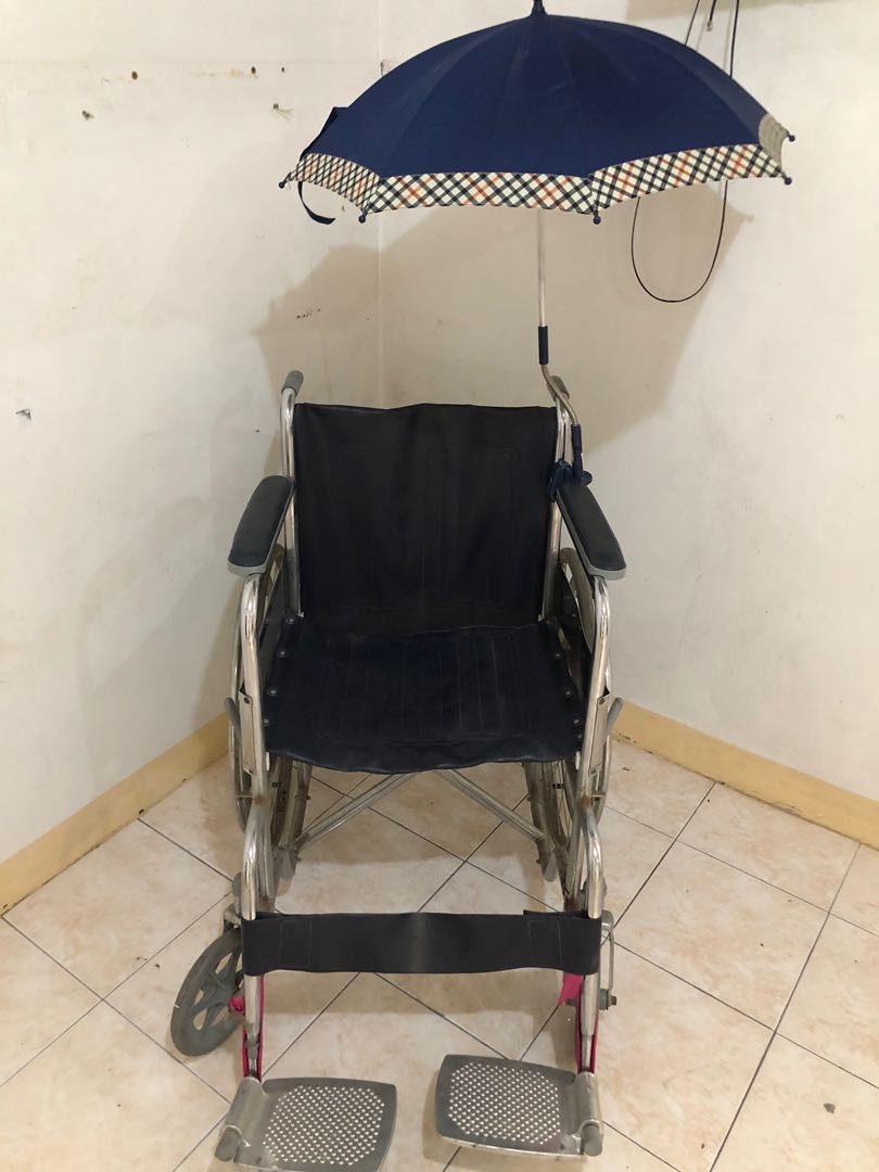 Wheelchair with umbrella. Foldable, Health & Nutrition, Assistive