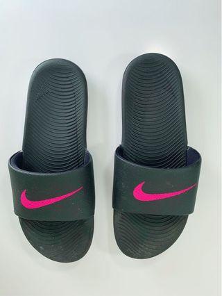 Nike Shoes/ Slides / Sandals Nike Shoes/ Slides / Sandals