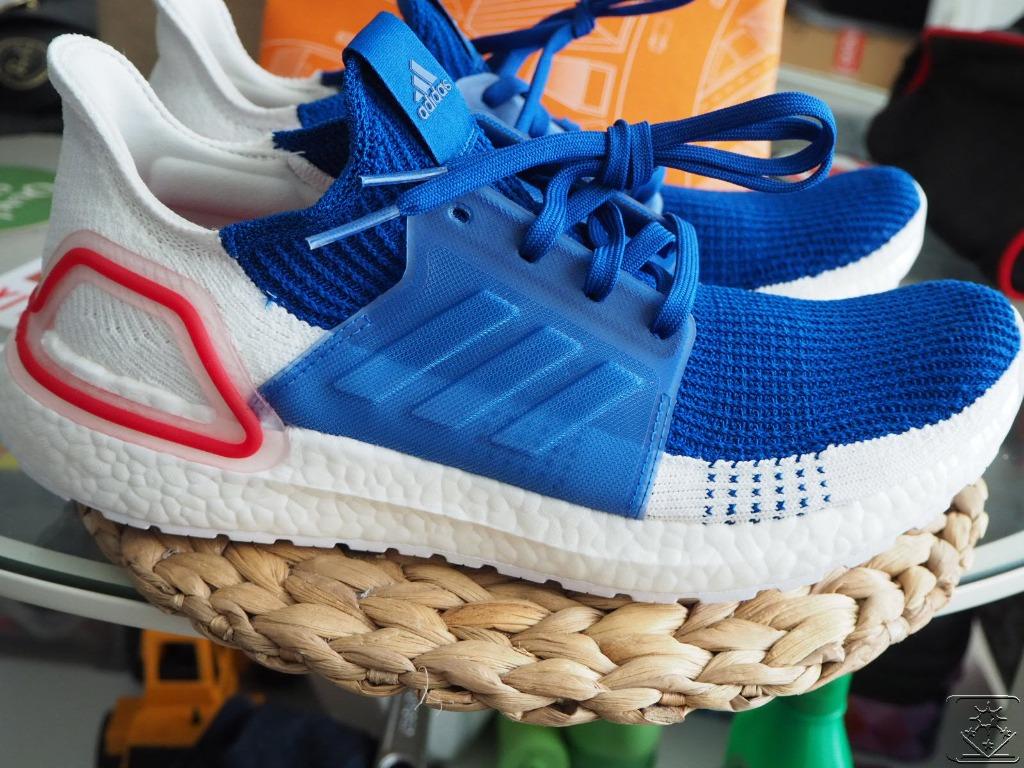 Ultra boost 19 sales blue and white