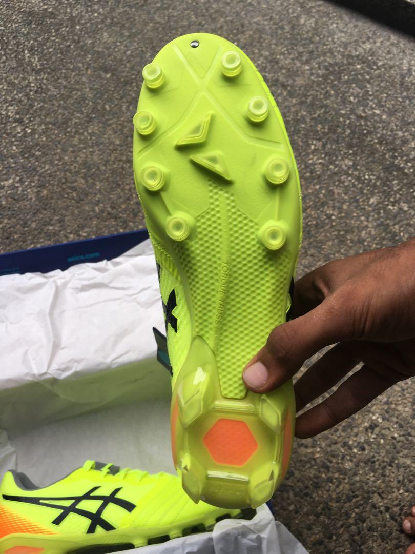 asics football boots iniesta