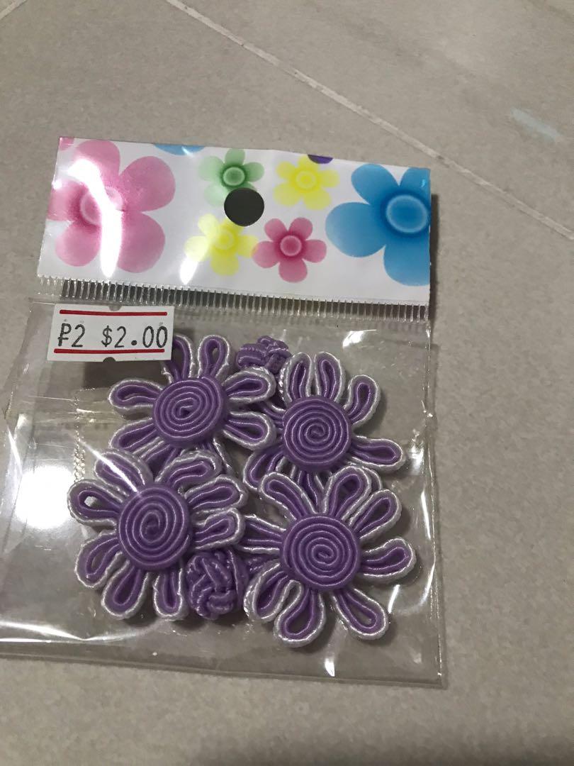 Assorted craft items (Category: Craft Supplies & Tools) located in Singapore. Submitted by sn0wbell (Listing ID 280717879, Image 5). Description: Brand new.