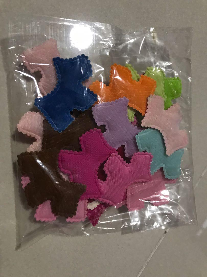 Assorted craft items (Category: Craft Supplies & Tools) located in Singapore. Submitted by sn0wbell (Listing ID 280717879, Image 2). Description: Brand new.