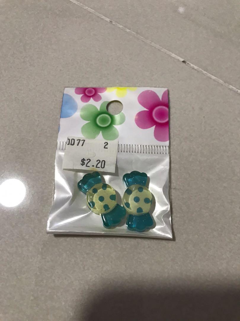 Assorted craft items (Category: Craft Supplies & Tools) located in Singapore. Submitted by sn0wbell (Listing ID 280717879, Image 3). Description: Brand new.