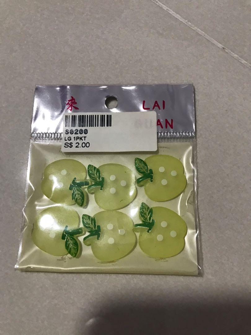 Assorted craft items (Category: Craft Supplies & Tools) located in Singapore. Submitted by sn0wbell (Listing ID 280717879, Image 8). Description: Brand new.