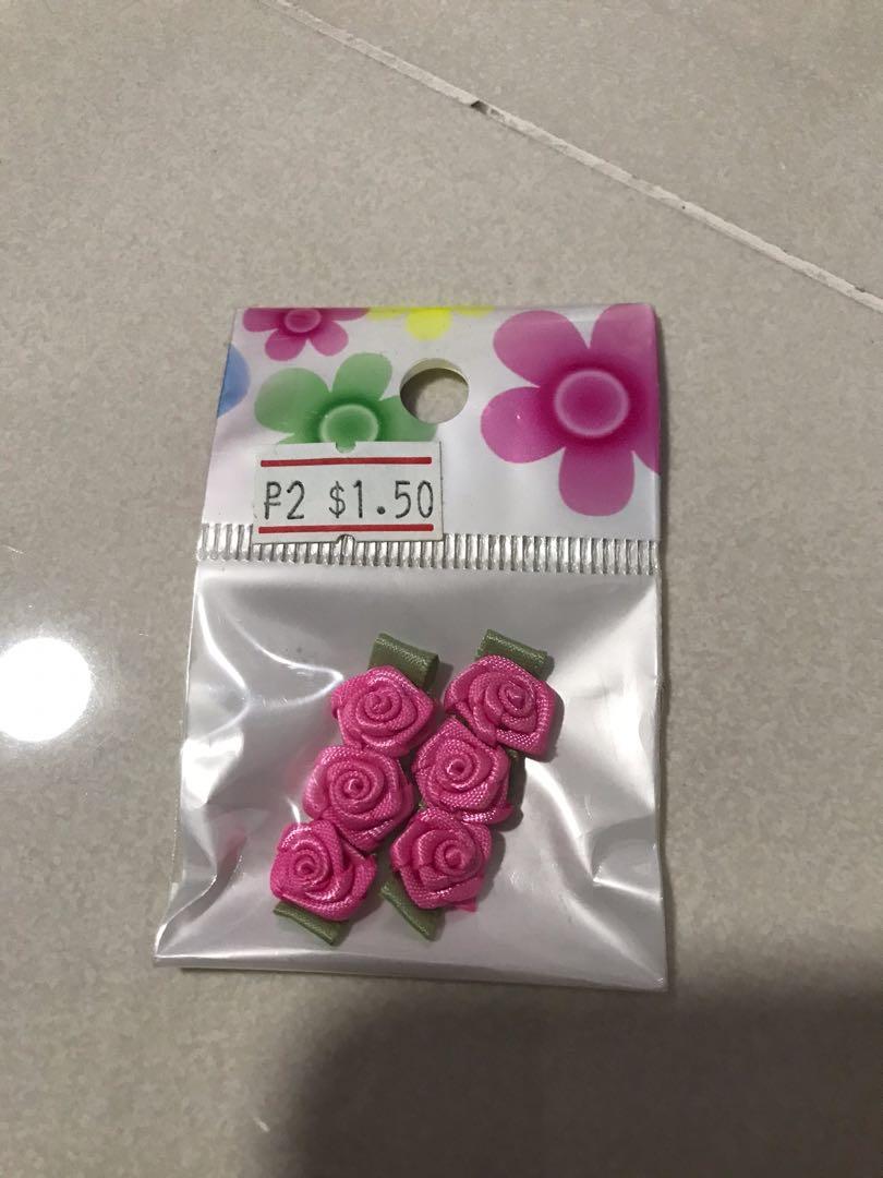 Assorted craft items (Category: Craft Supplies & Tools) located in Singapore. Submitted by sn0wbell (Listing ID 280717879, Image 10). Description: Brand new.