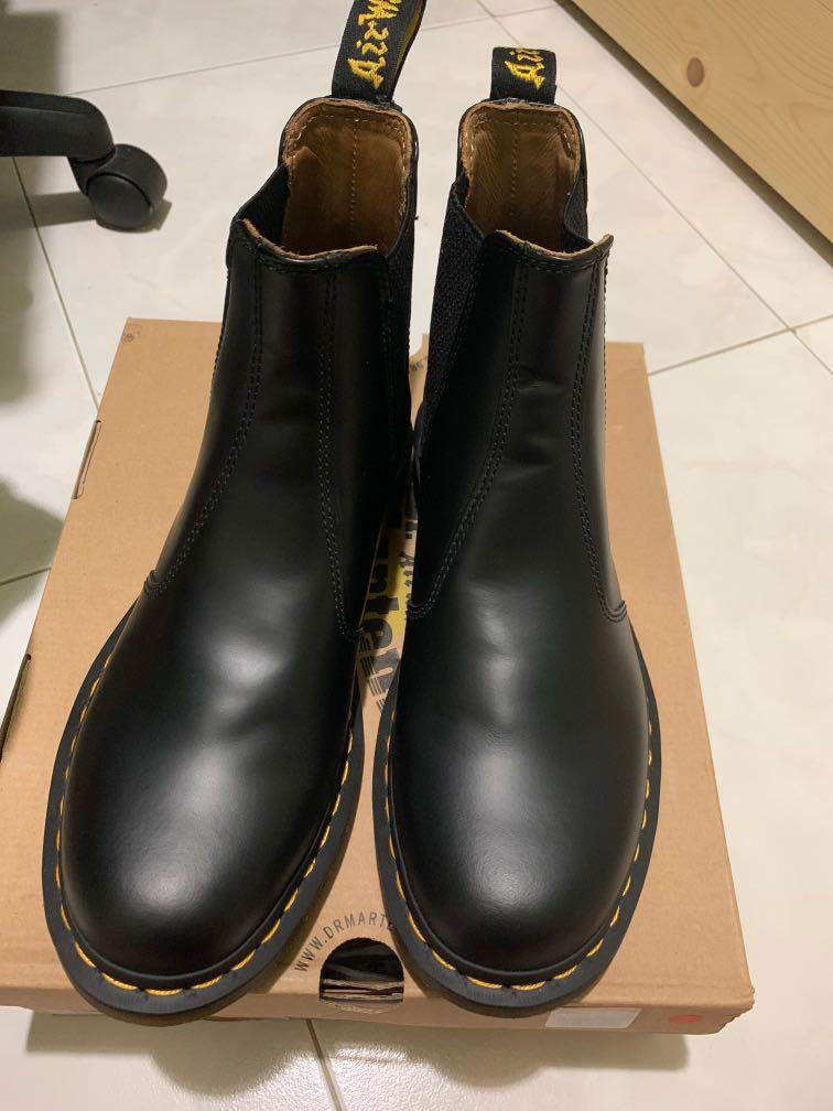 DR MARTENS CHELSEA BOOTS, Men's Fashion 