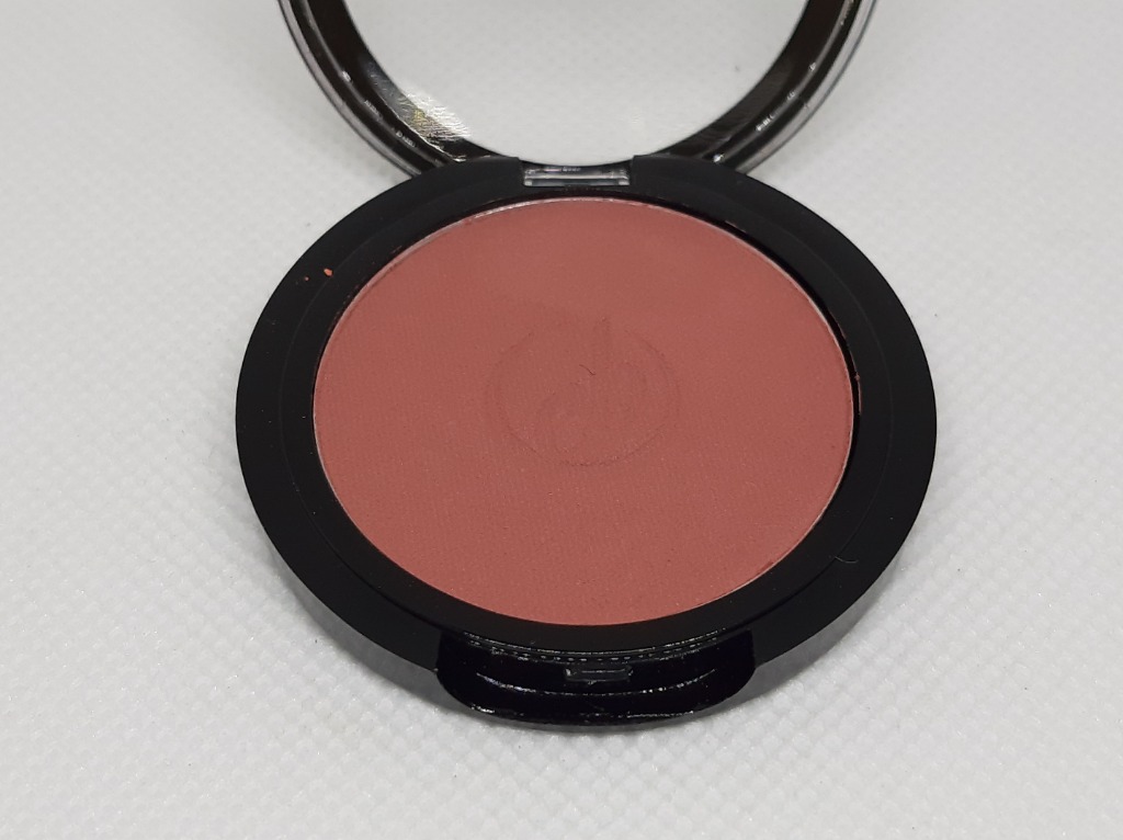 eb matte blush on