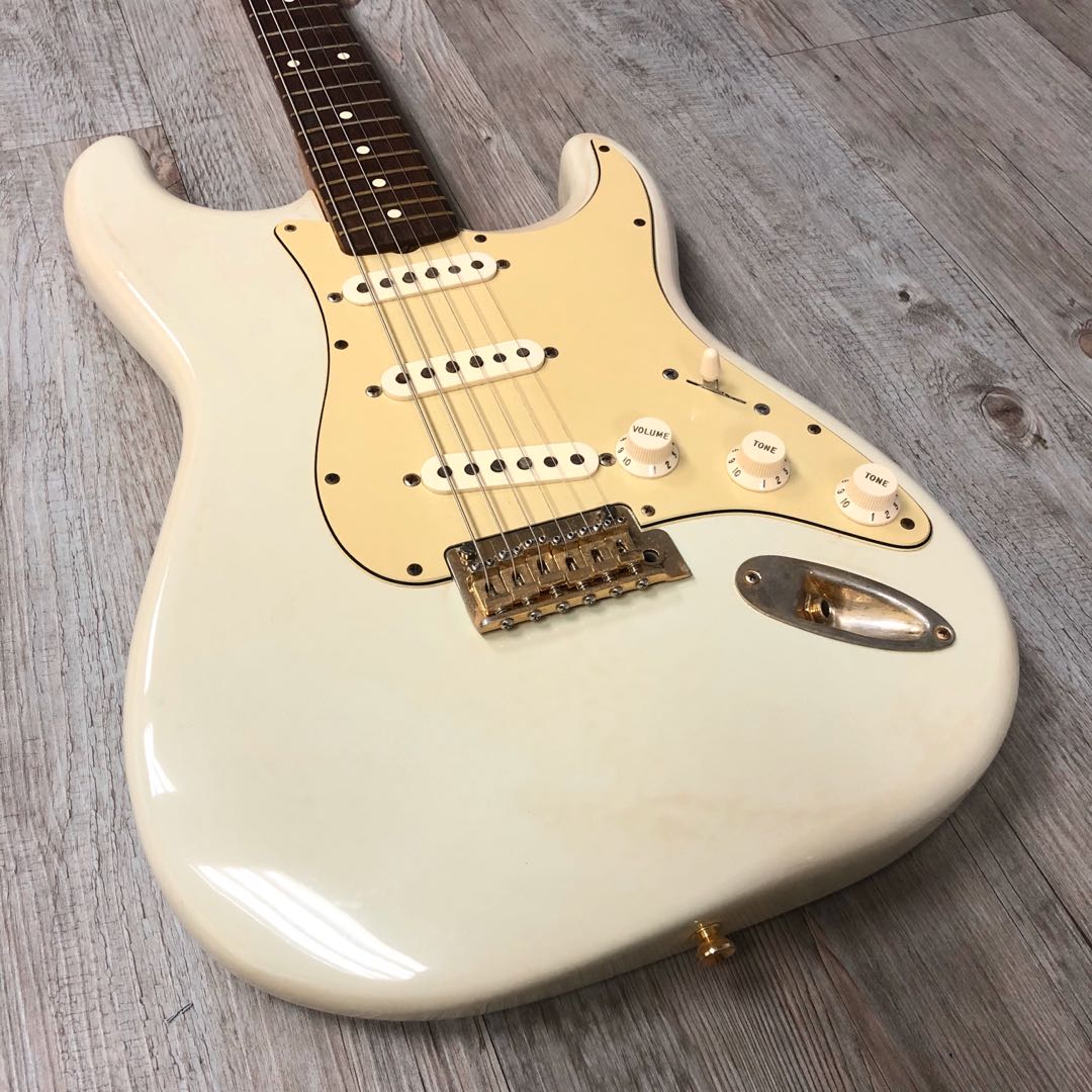 Fender Classic Player 60s Stratocaster With Custom Shop Pickups Electric Guitar Gibson Prs Hobbies Toys Music Media Musical Instruments On Carousell