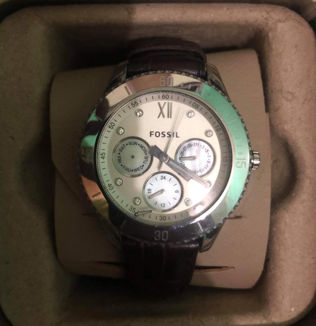 Fossil Watch (Category: Women's Watches) located in Manila. Submitted by nitchei (Listing ID 280611031, Image 1). Description: Original Fossil Women Watch Rarely used.